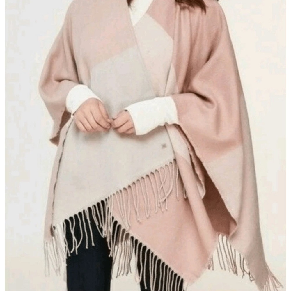 SOIA & KYO Women's Pink Beige Plaid Fringe Poncho Wrap‎ Scarf